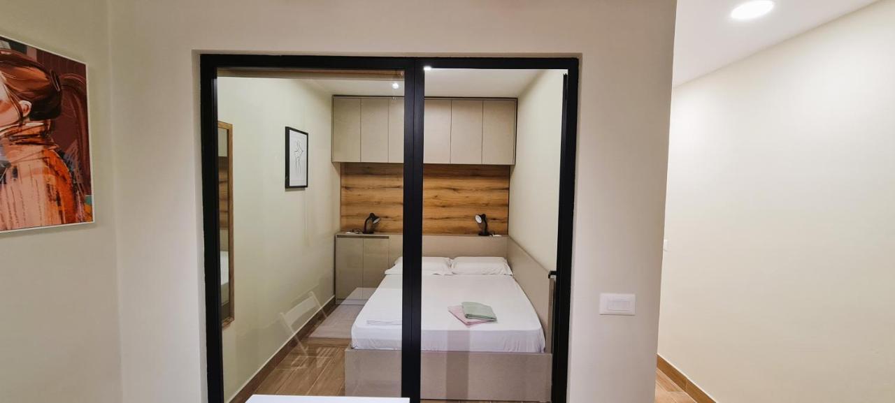 2V1 - Center Apartment 4 티라나 외부 사진