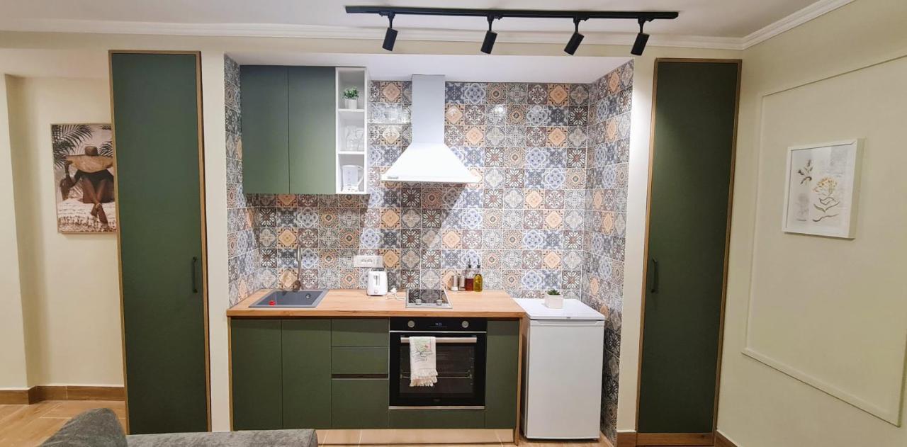 2V1 - Center Apartment 4 티라나 외부 사진