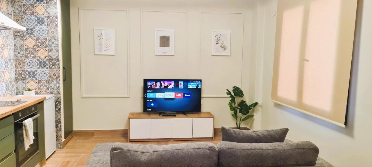 2V1 - Center Apartment 4 티라나 외부 사진